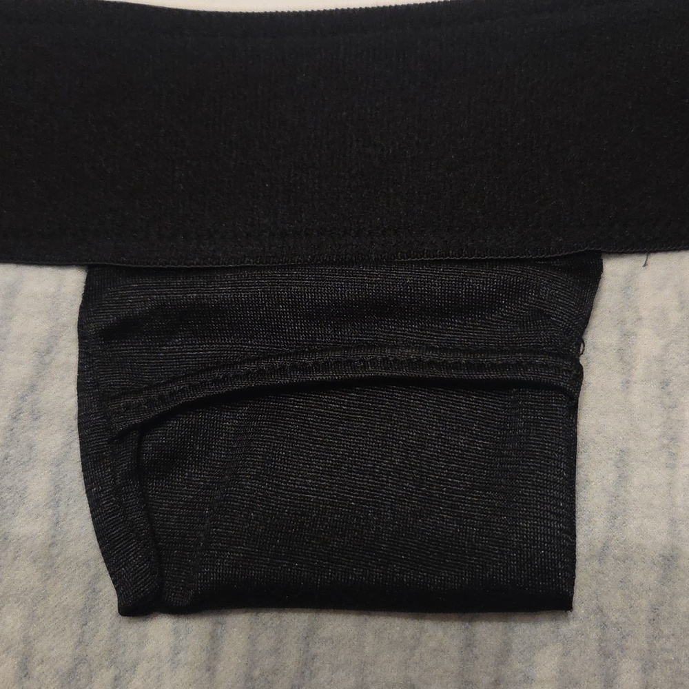 Athleta Pretty Black/Gray Mini Skirt In Very Good Condition! Stretchy Fabric. - Picture 4 of 10